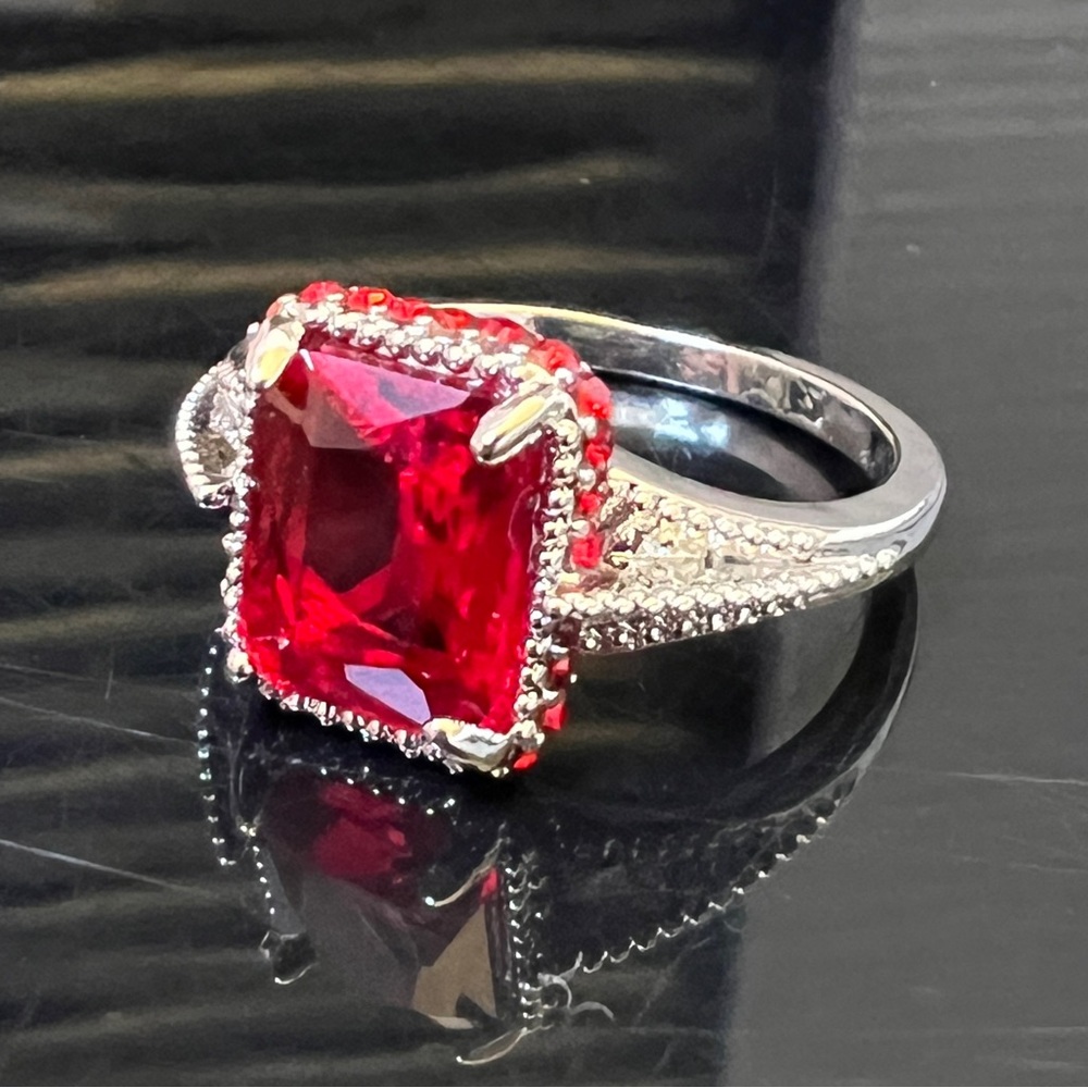 Elegant Silver Ring with Red Gemstone